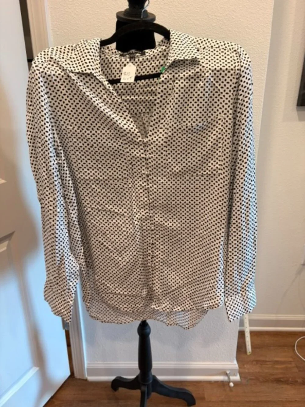 Women's Large white button up collared blouse